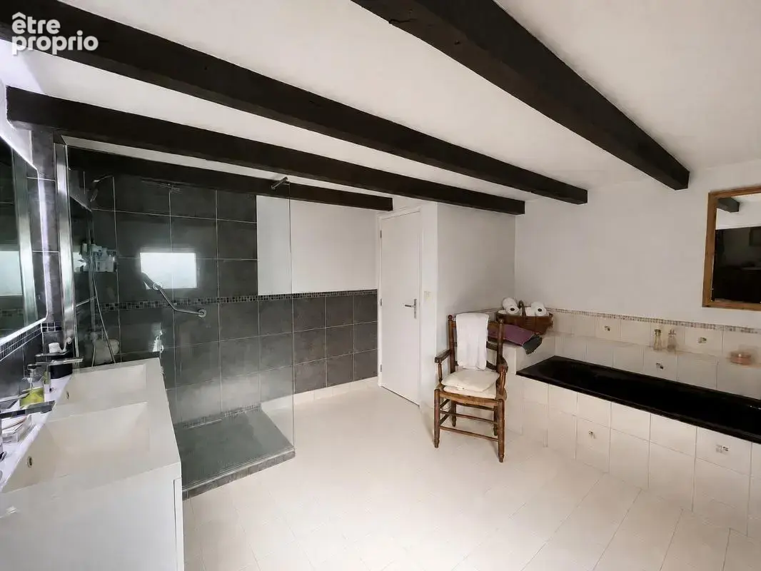 Longère de Caractère avec Jardin, Garage et Dépendances - photo 10