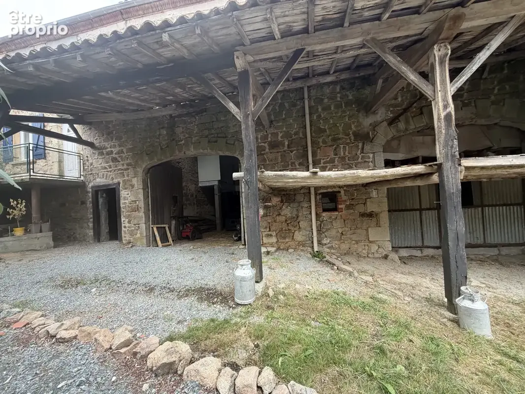 Cherier - magnifique corps de ferme en partie renovee avec 750 m2 de dependances - photo 13