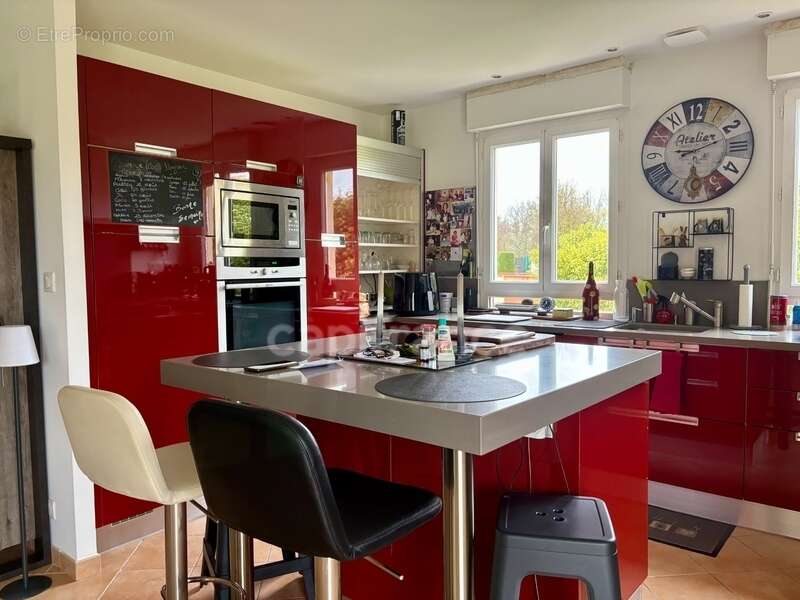 Belle maison de plain-pied avec piscine et terrain de 2000 m², au calme et sans vis-à-vis à Montauban (82) - photo 4