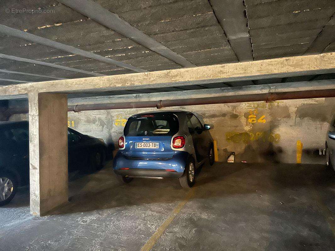 Parking à VILLEURBANNE