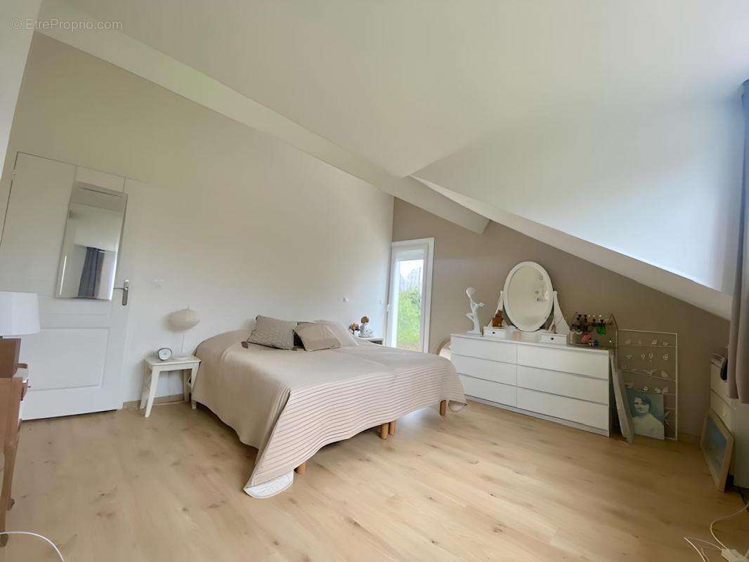 Maison à ISNEAUVILLE