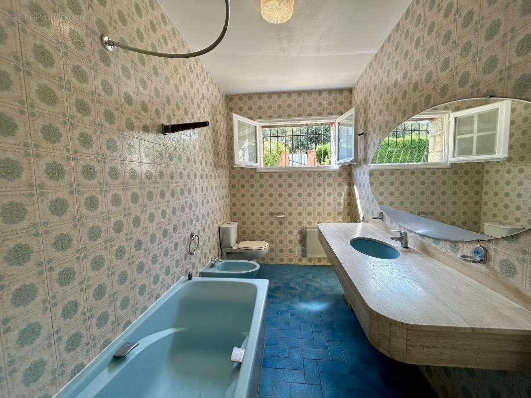 Maison 205 m² à Peymeinade  - photo 17