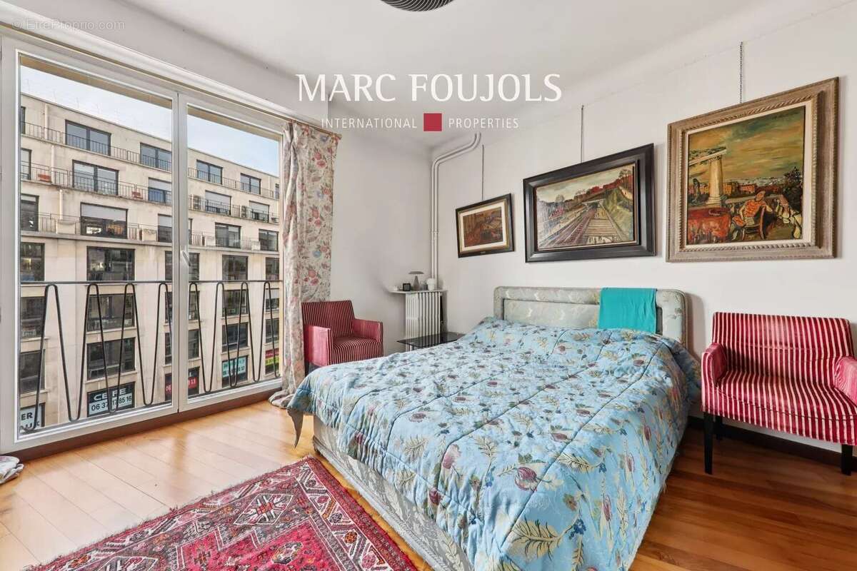 Appartement à PARIS-16E