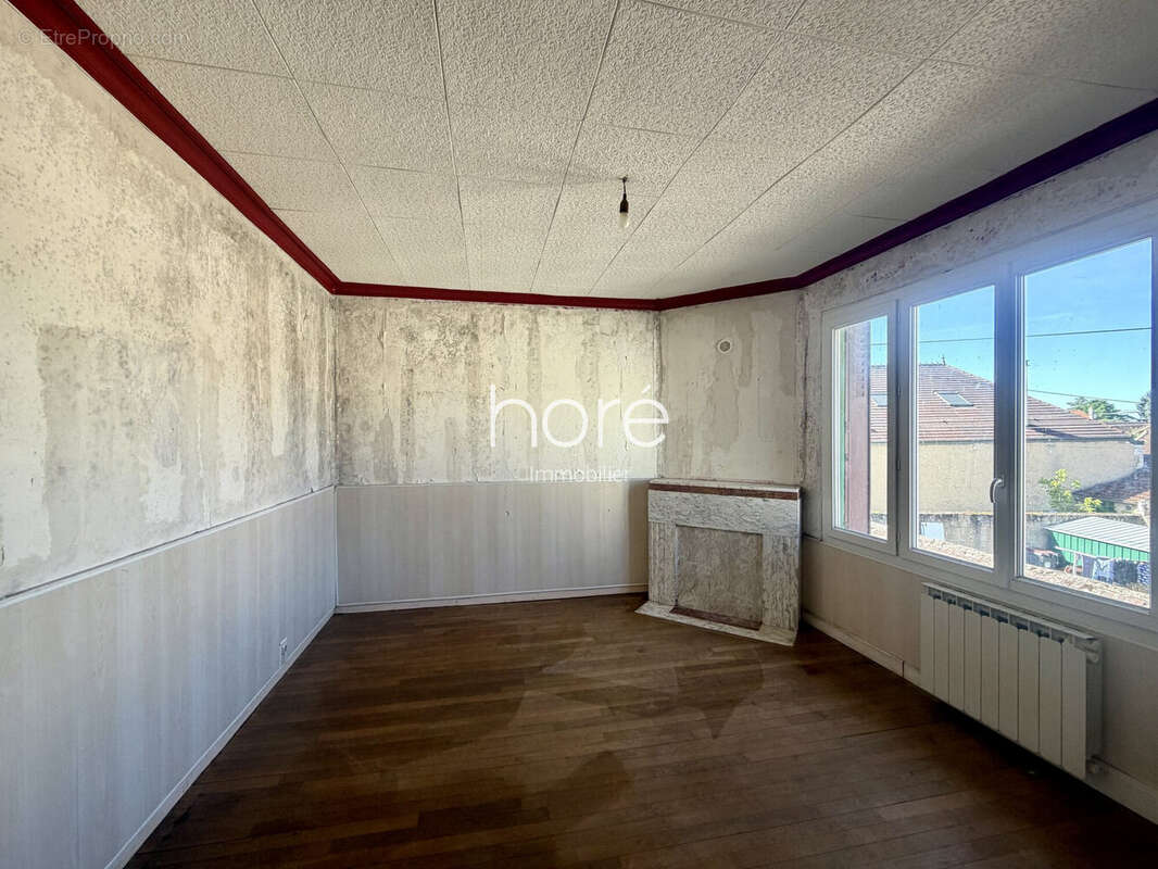 Appartement 142 m² à Cheny  - photo 3