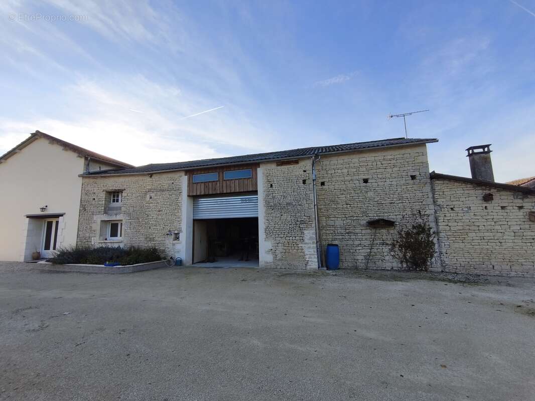 Maison 120 m² à Bignac  - photo 111