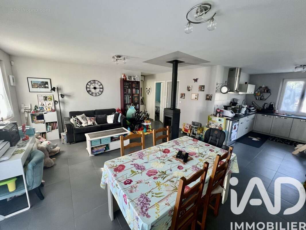 Photo 3 - Maison à SAINT-MARTIN-DES-CHAMPS