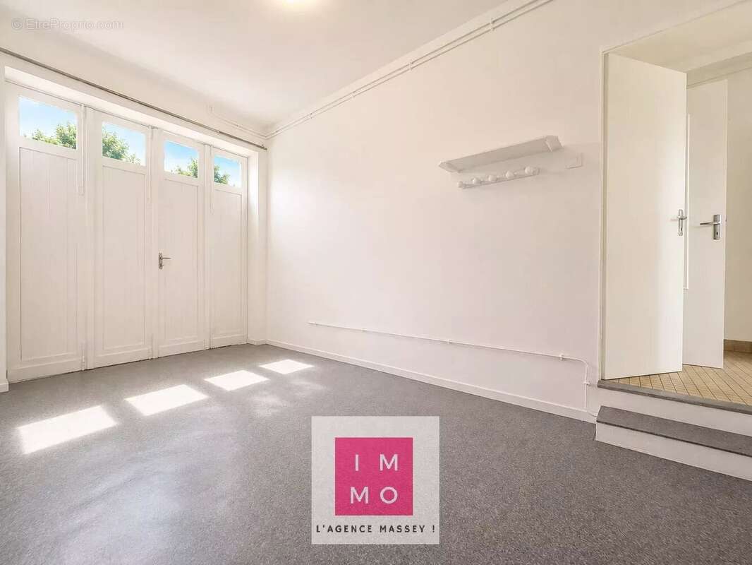 Maison familiale sur deux niveaux – 3 /4  chambres, double garage - photo 16