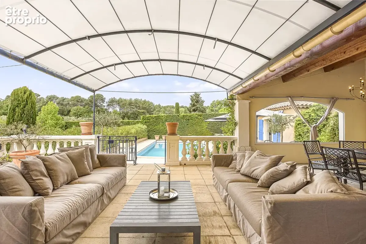 Proche Lorgues - Magnifique propriété de 218 m² + Appartement indépendant -Terrain de 8000m² - photo 3