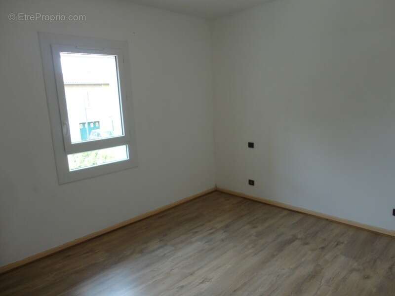 Dpt Tarn (81), à vendre Castres villa P6 de 124 m² sur terrain 358 m² avec terrasse et garage - photo 6
