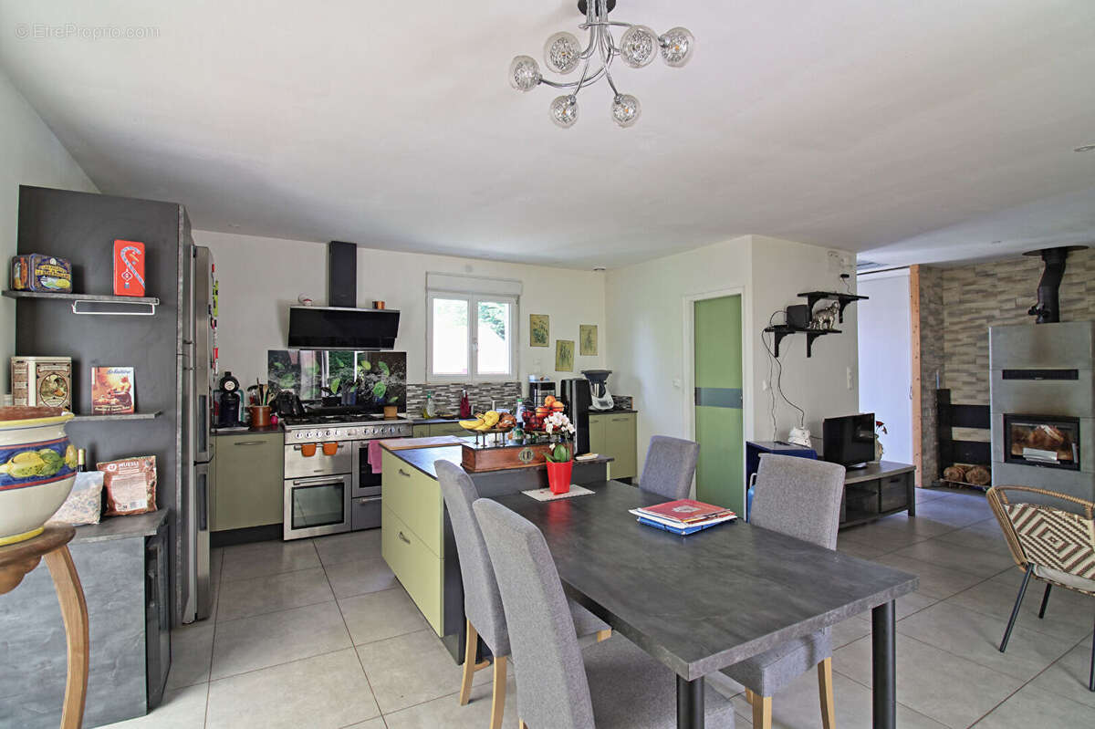 Maison à CHAMPIER