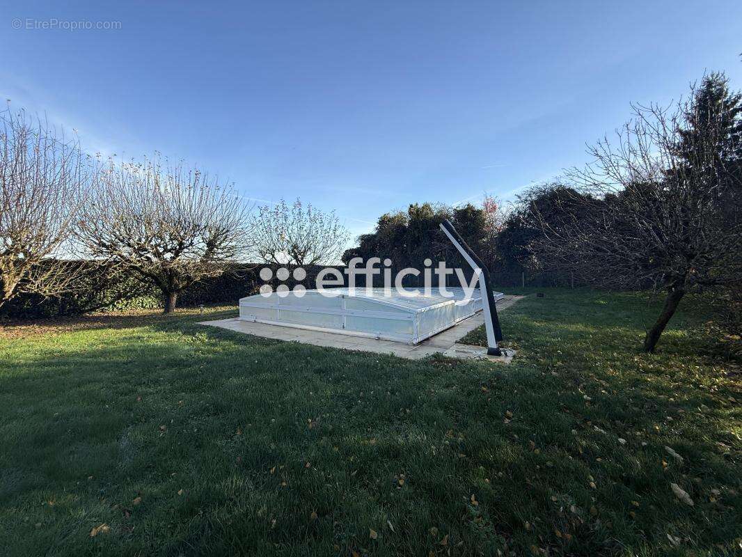 Maison à SAINT-PIERRE-D'EXIDEUIL