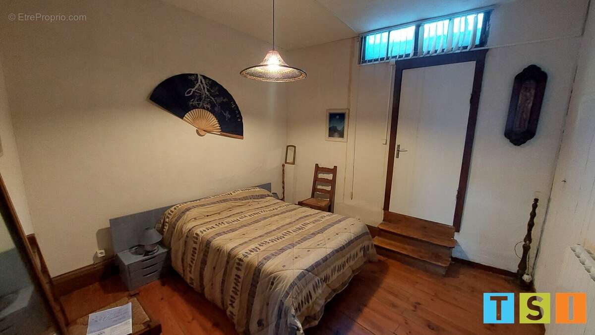 Immeuble sur 2 niveaux avec 2 entrées, 2 appartements à creer centre village - photo 18