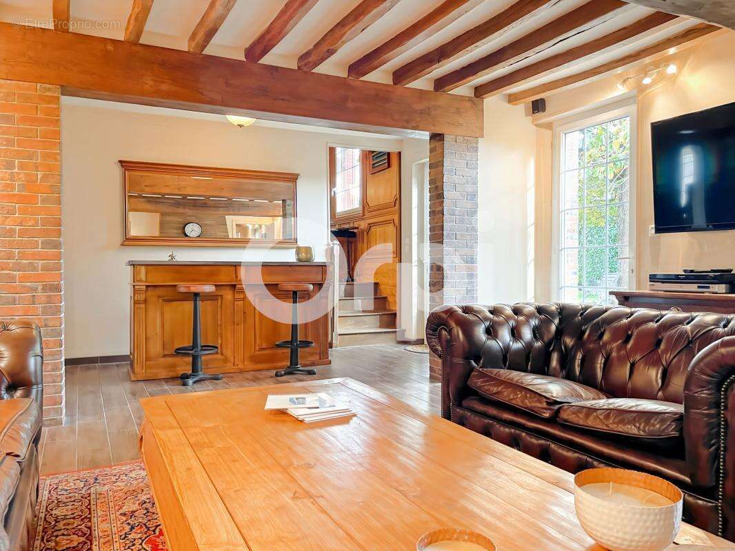 Maison à MARCILLY-LA-CAMPAGNE