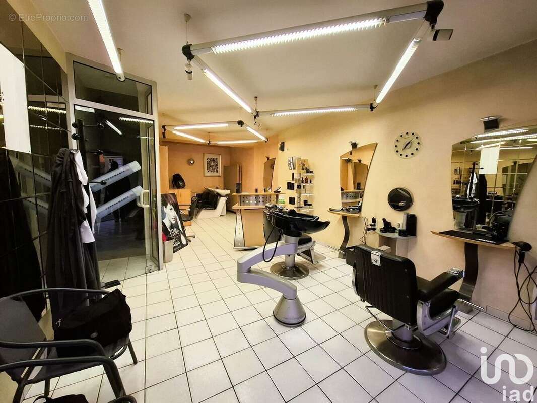 Photo 4 - Commerce à CARENTAN