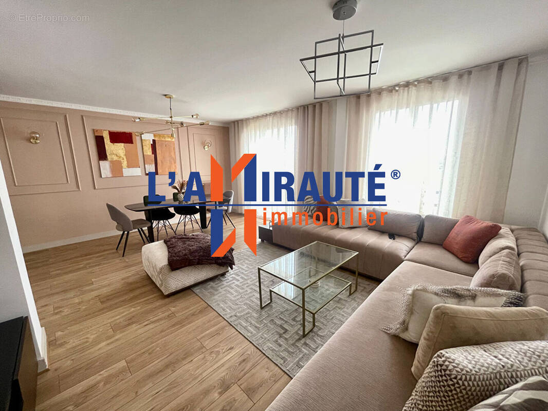 Appartement à SARTROUVILLE