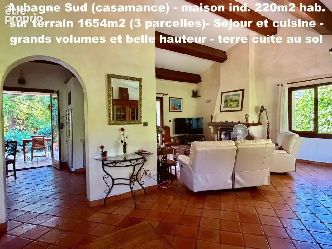 13400  Aubagne (Casamance et Chateau de Creissauds) Maison Individuelle -  4 à 5 chambres - 220m2 hab et 300m2 plancher - photo 12