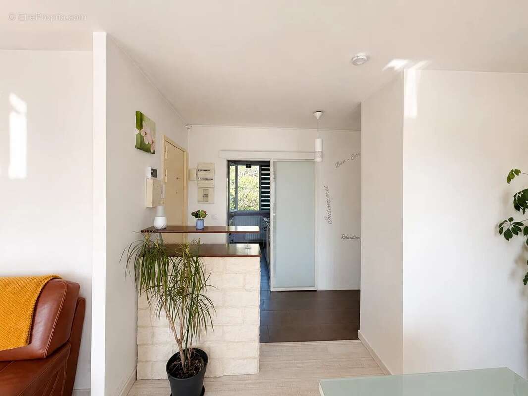 Appartement F3 de 65 m² avec cave et parking privatif - photo 3