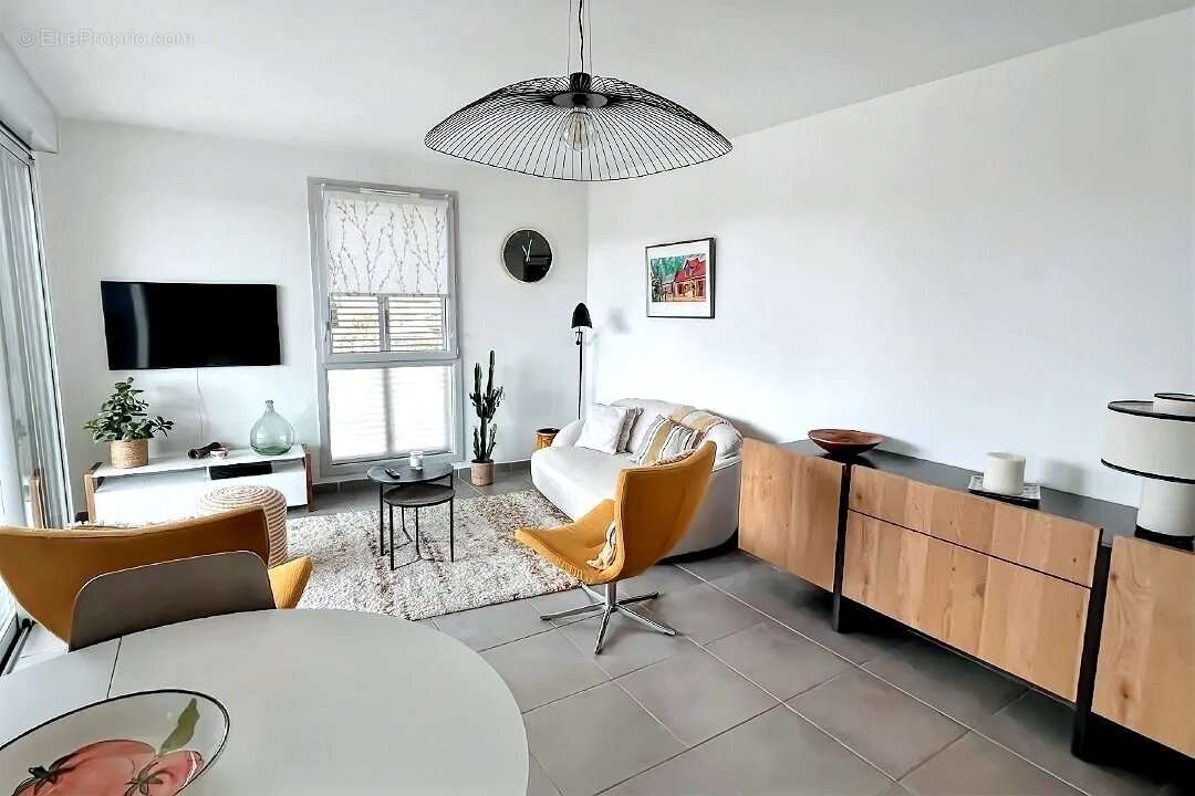 Appartement à MEZE