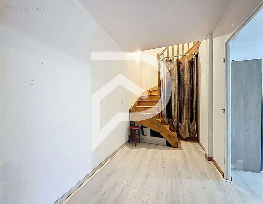 Maison à MONTELIMAR