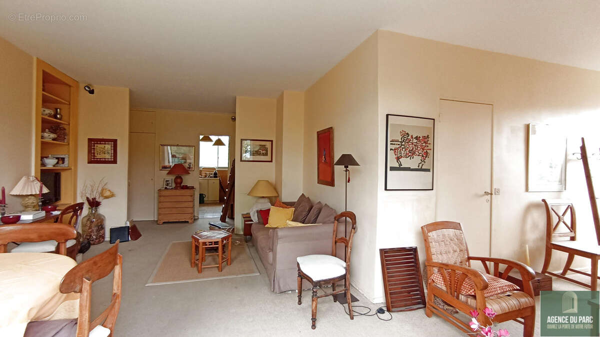 Appartement à VILLE-D'AVRAY
