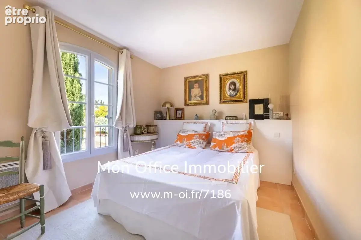 Référence : 7186-AUS - Appartement 3 pièces de 95m² avec terrasse - Piscine - Double box -13540 Aix-en-Provence - photo 9