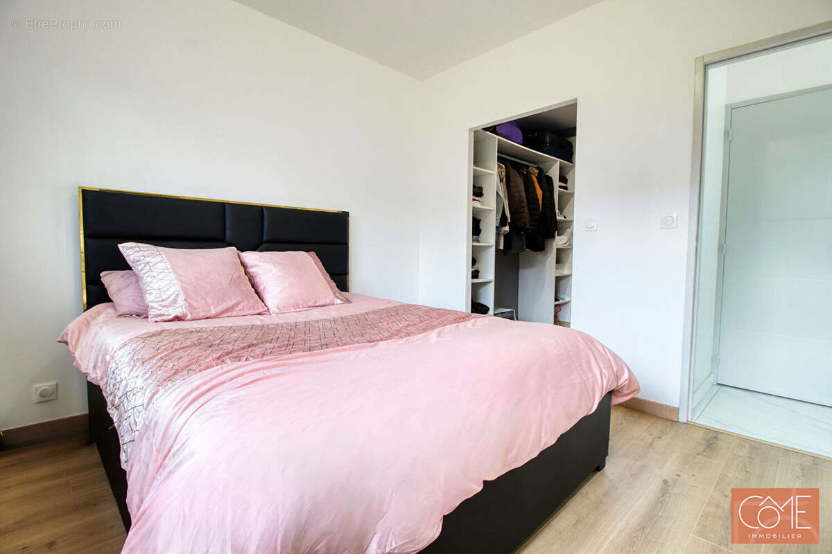 Maison à SAINT-ERBLON