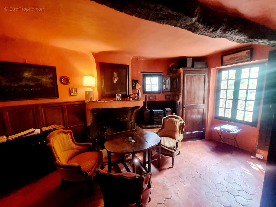 Maison à CHATEAUDOUBLE