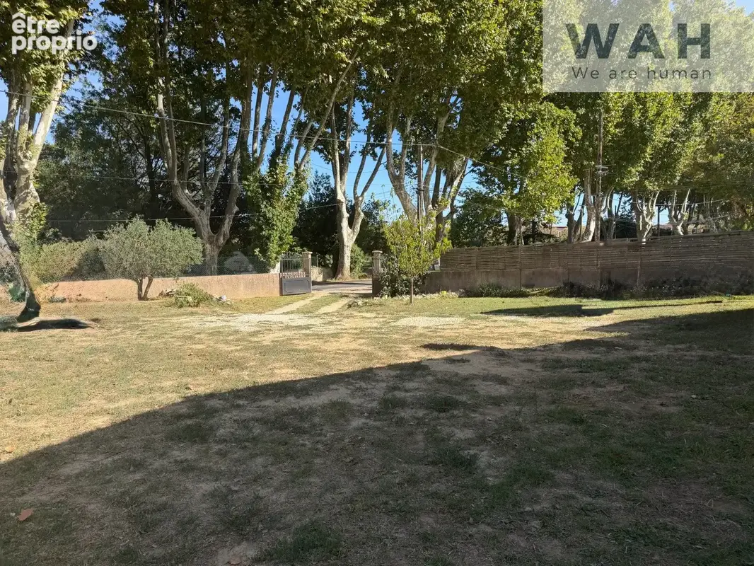 Terrain constructible de 383m2 - aigues vives 30670 - photo 3