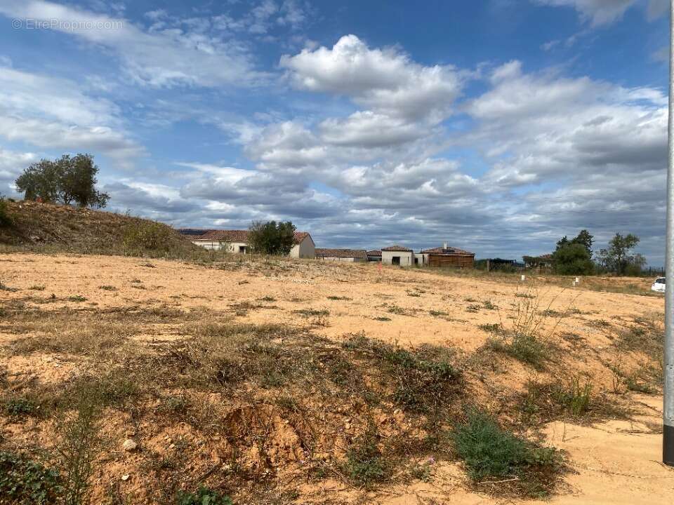 Terrain 706 m² à Narbonne  - photo 2