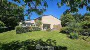 Venez découvrir cette belle maison entretenue de 166 m². - Maison à PERTHES