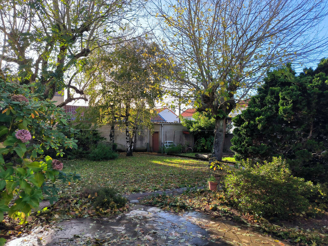 Maison à SAINT-SEBASTIEN-SUR-LOIRE