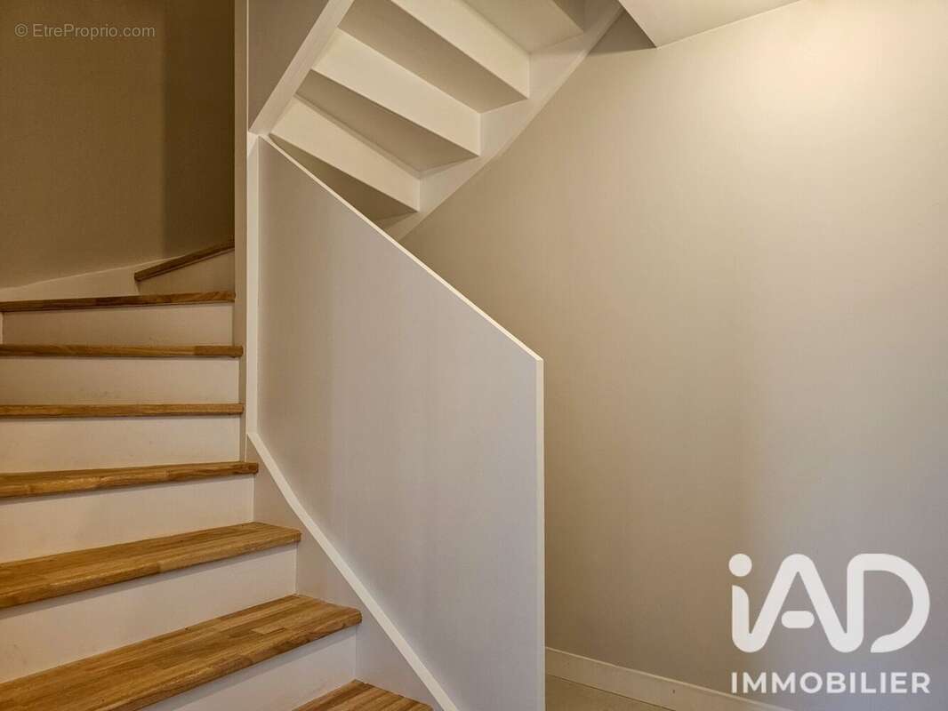 Maison 87 m² à Etagnac  - photo 9