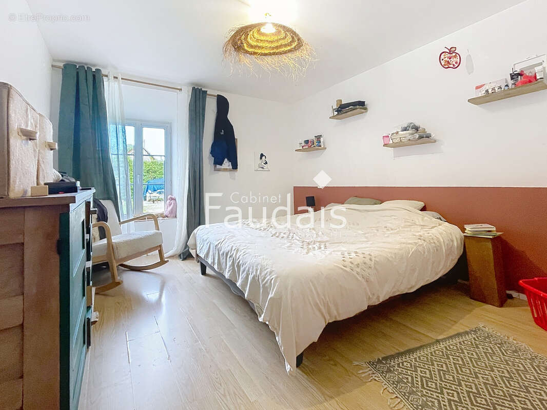 Maison à MONTSURVENT