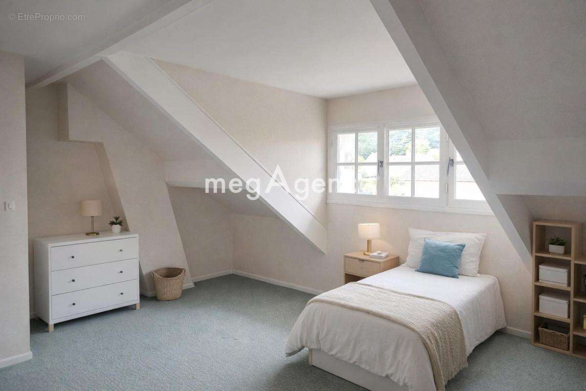 Maison à ROSNY-SUR-SEINE