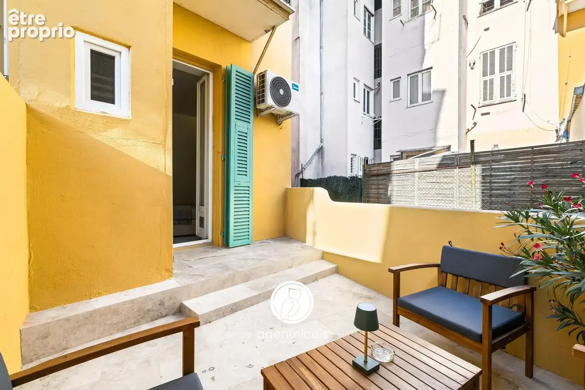 Nice // Le Port : 3 pièces - Terrasse - Rénové - Traversant - photo 2