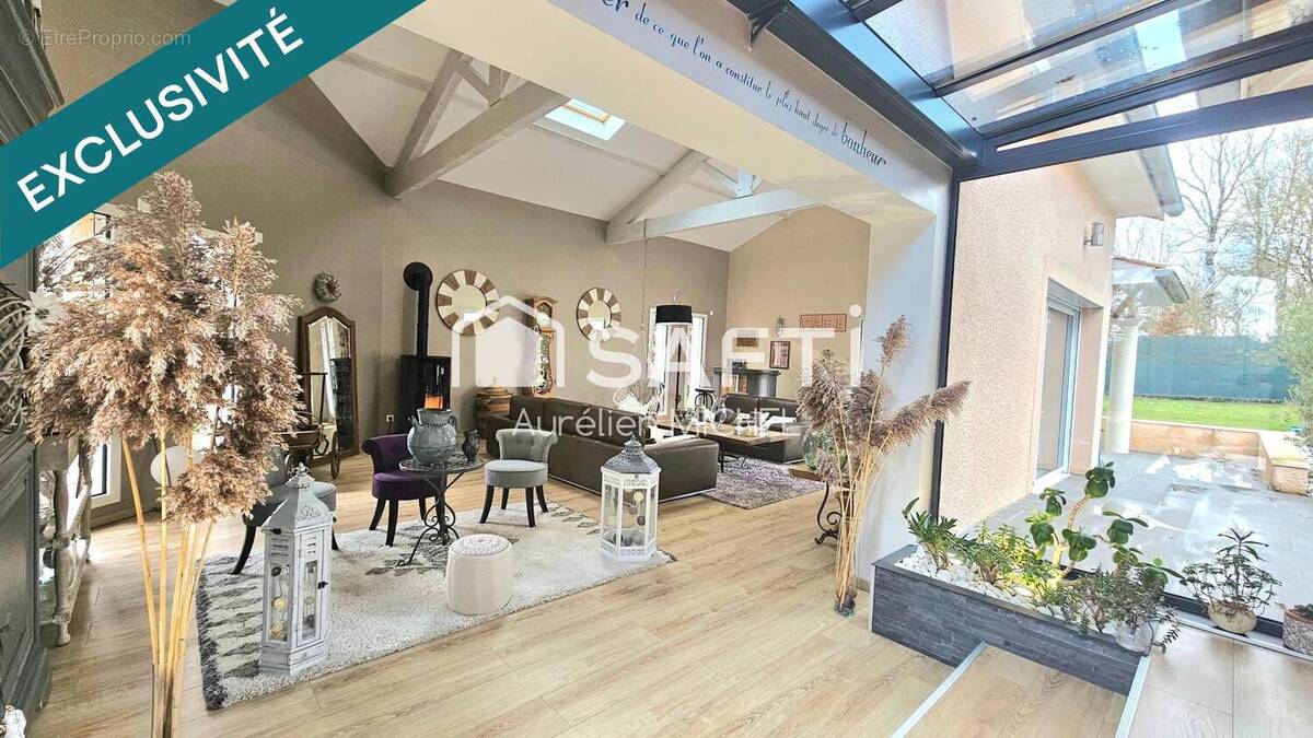 Photo 1 - Maison à MEXIMIEUX