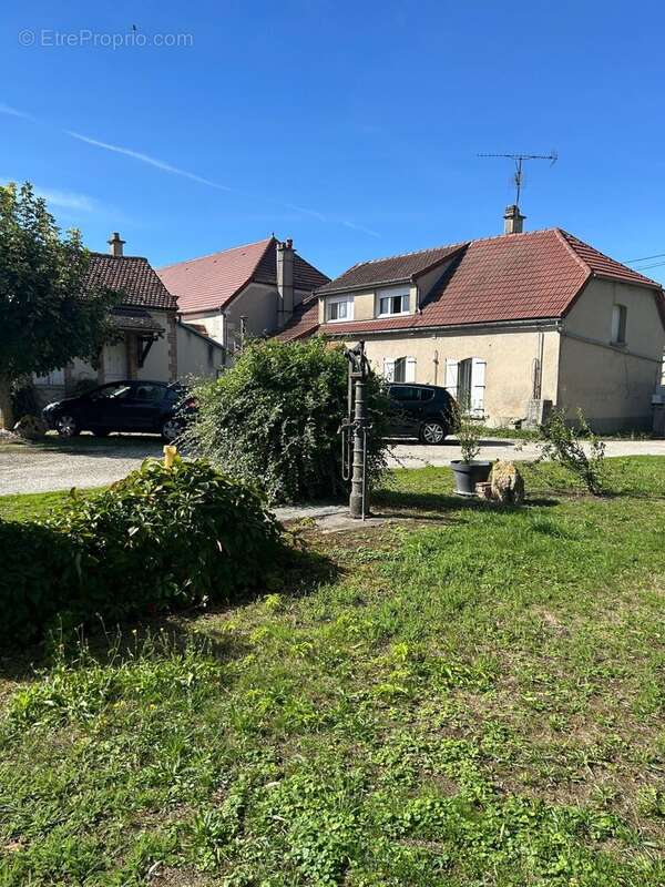 Maison 124 m² à Etrelles-Sur-Aube  - photo 2