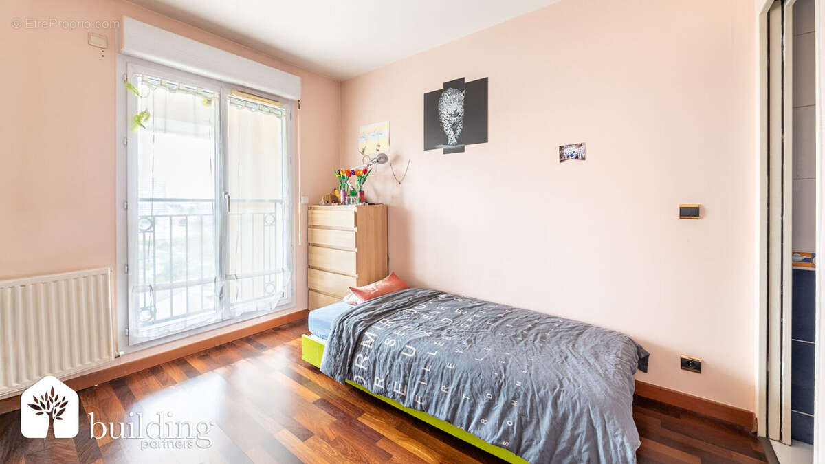 Courbevoie/Faubourg de l'Arche - Duplex familial 4 pièces de 103.54 m² avec 18.87 m² de terrasse, box et cave - photo 14