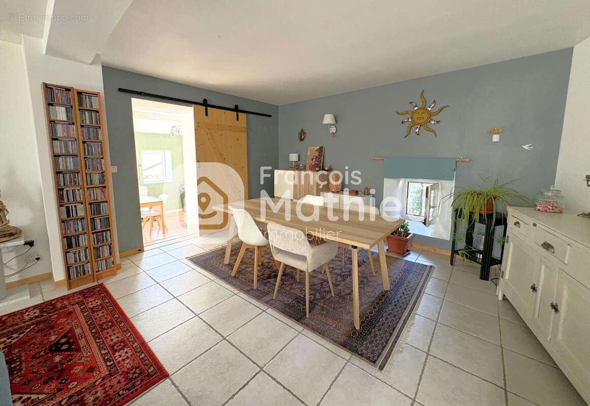 Maison à FRANS