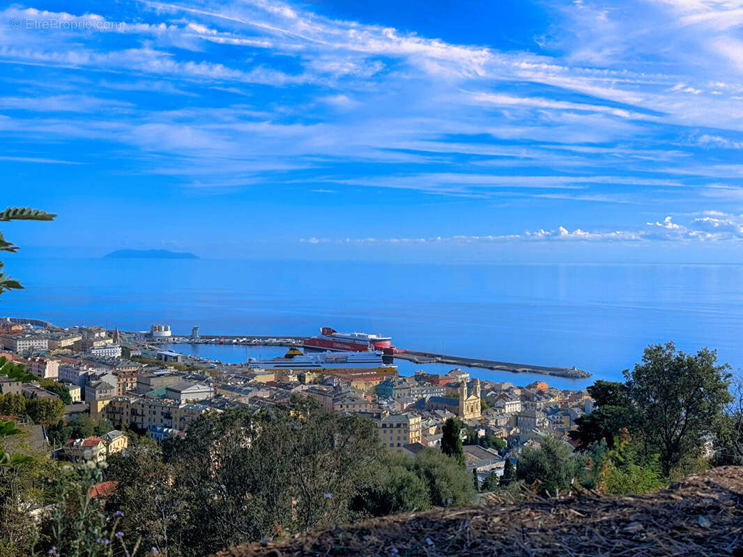Terrain à BASTIA