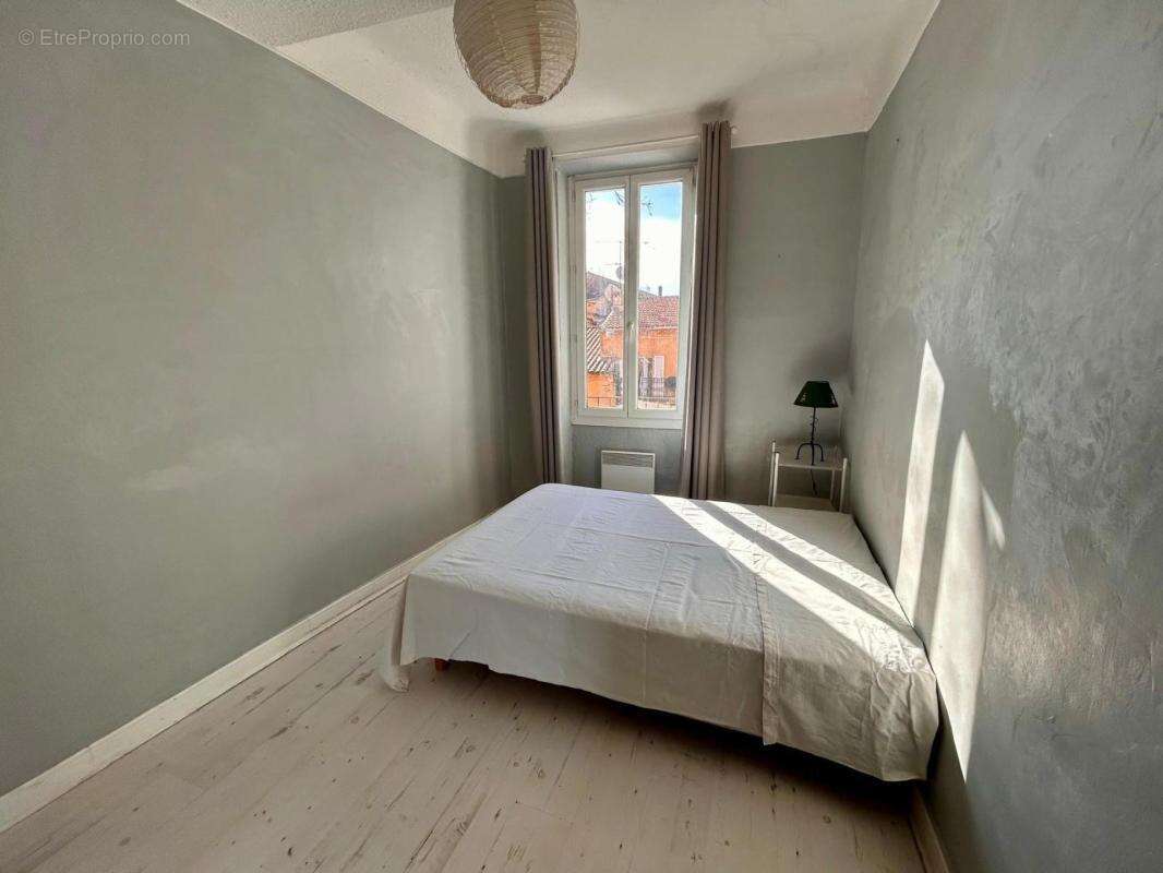 A VENDRE : T3 60m2 - FREJUS - Centre Historique - photo 4