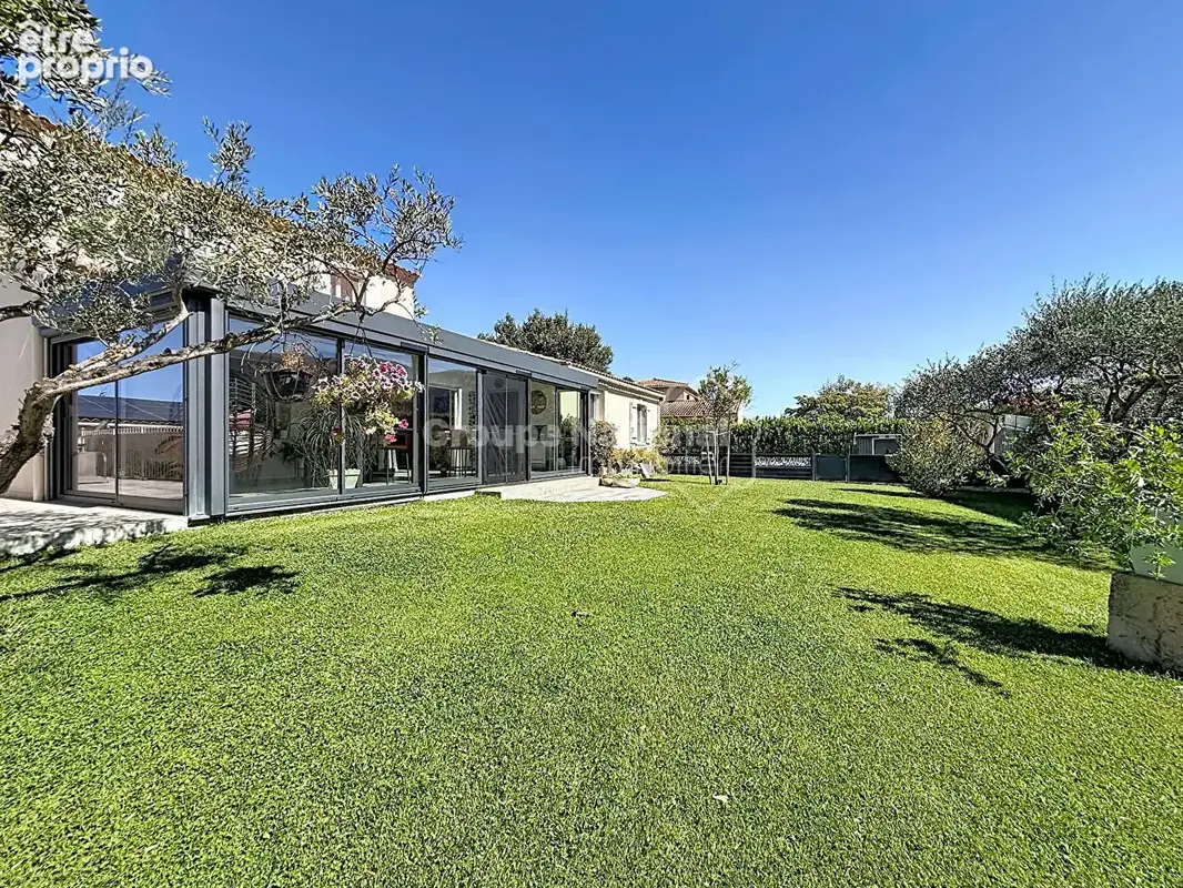 Villa avec piscine et vue sur le Luberon de 205 m² - photo 2