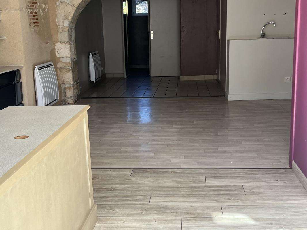 Commerce à SAINT-GAULTIER