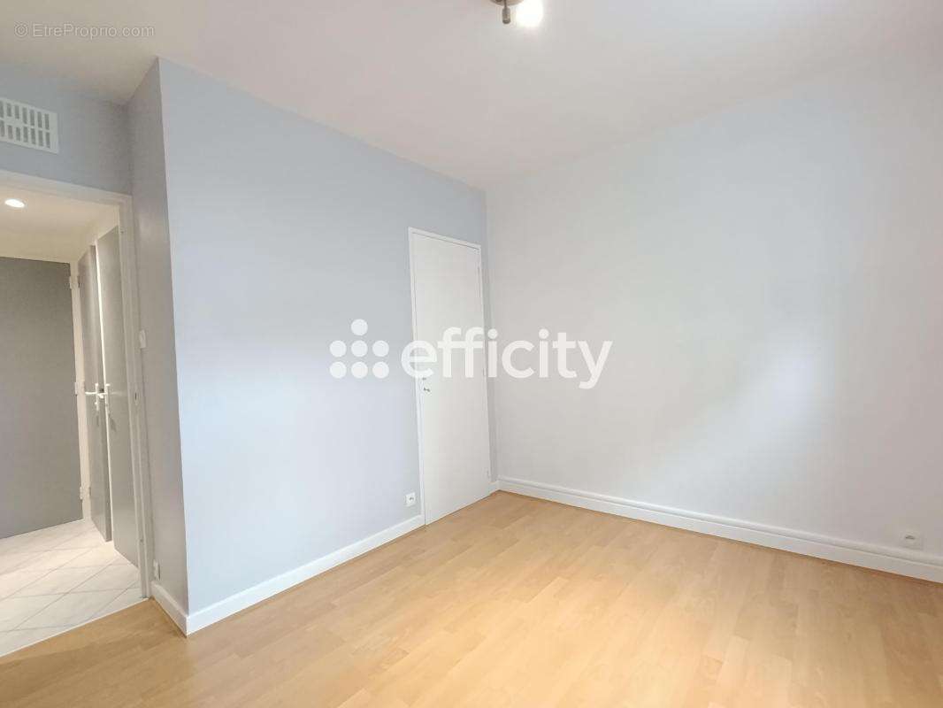 Appartement à SAINT-MARTIN-D'HERES