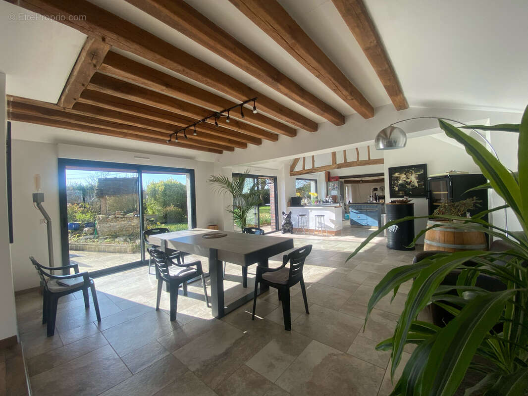Maison à HOUDAN