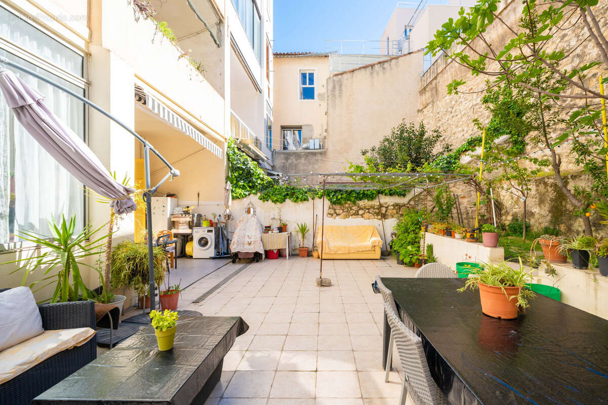 Appartement à MARSEILLE-6E