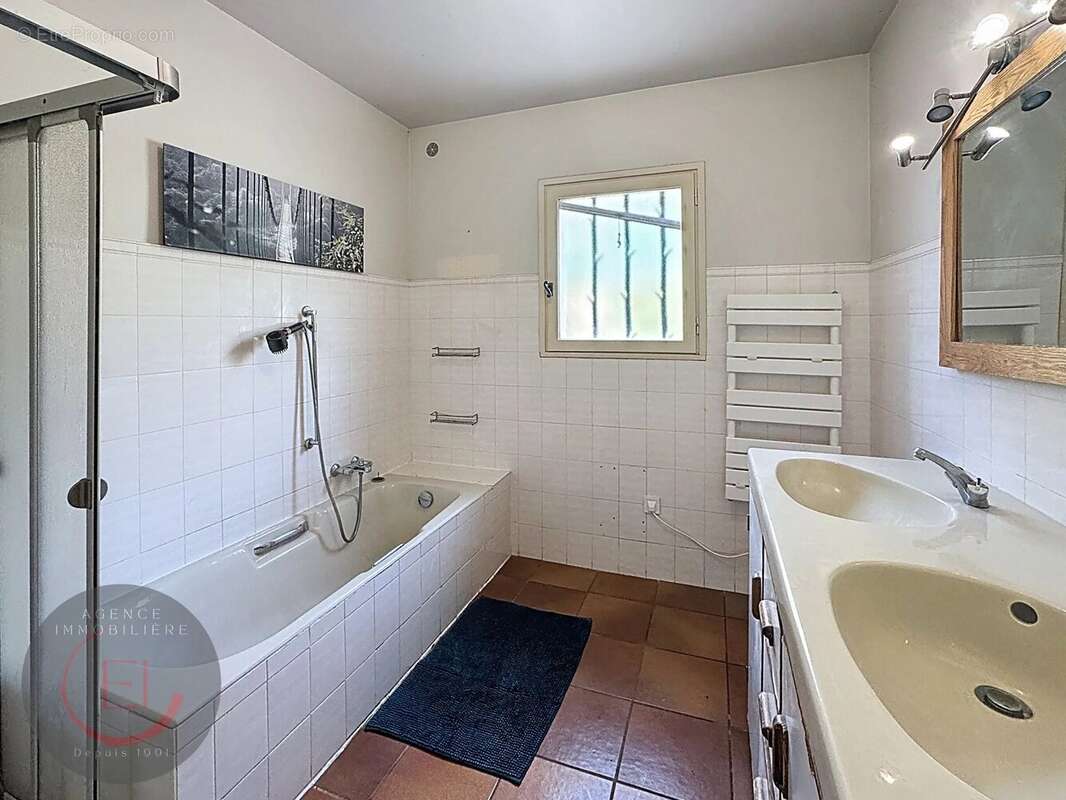 Maison à LES ADRETS-DE-L'ESTEREL