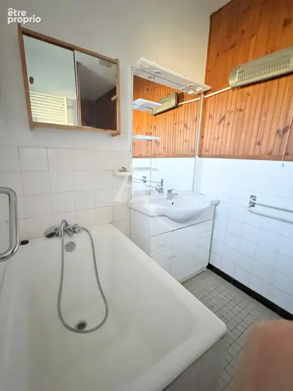 SONNAC SUR L'HERS:  Maison familiale  -  5 pièces  Terrain de 1382 + Hangar de 63 m² - photo 10