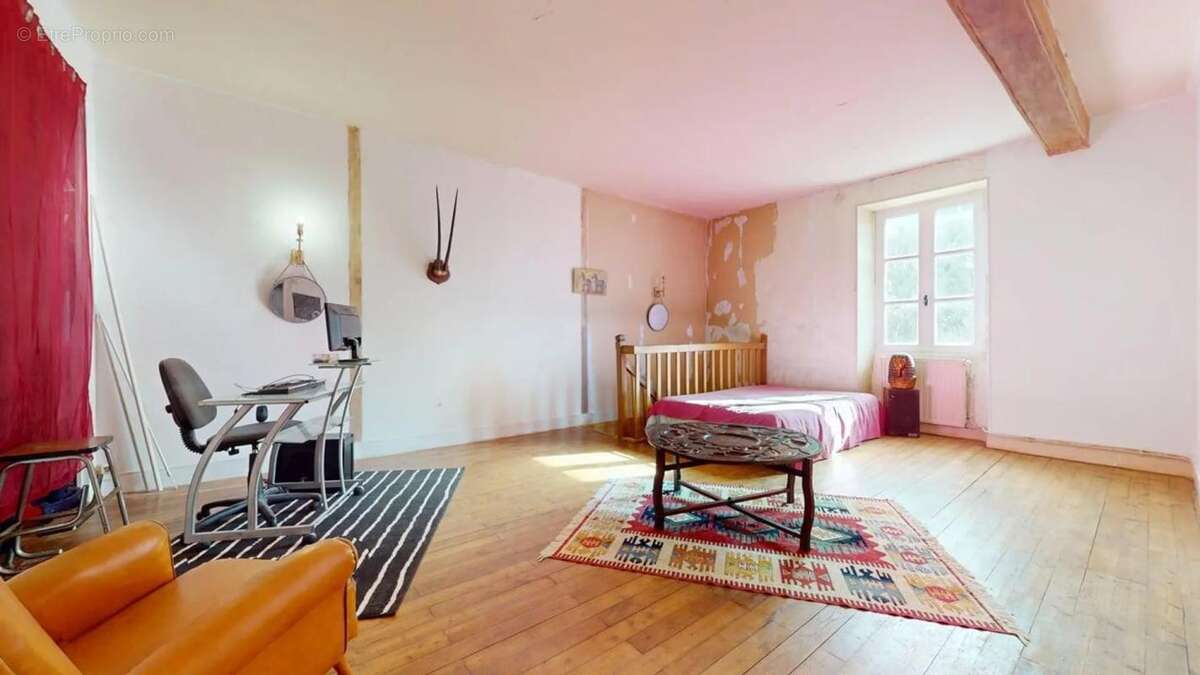 Maison à EYMOUTHIERS