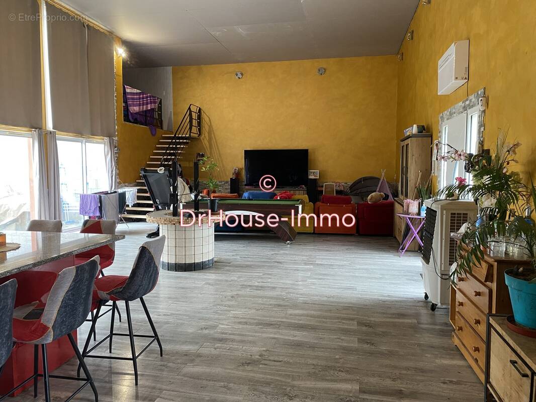 Commerce à SAUGNACQ-ET-MURET